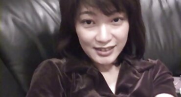 phim sex gay bear Cô phim sex người mập gái quyến rũ ôm với một người bạn theo nhịp điệu của điệu nhảy.